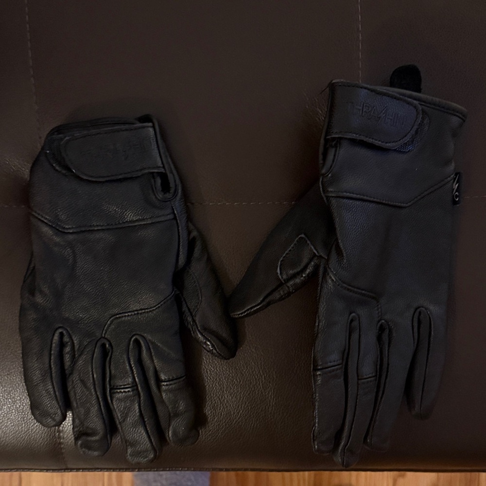Thrashin Black Leather Gloves for Men